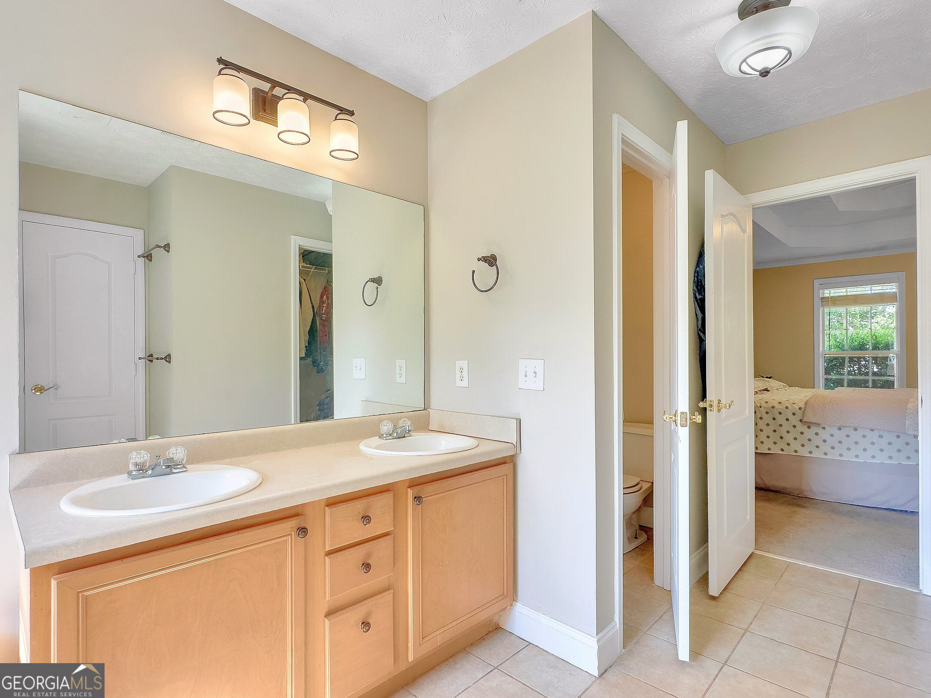 1012 Gloria Grand Boulevard