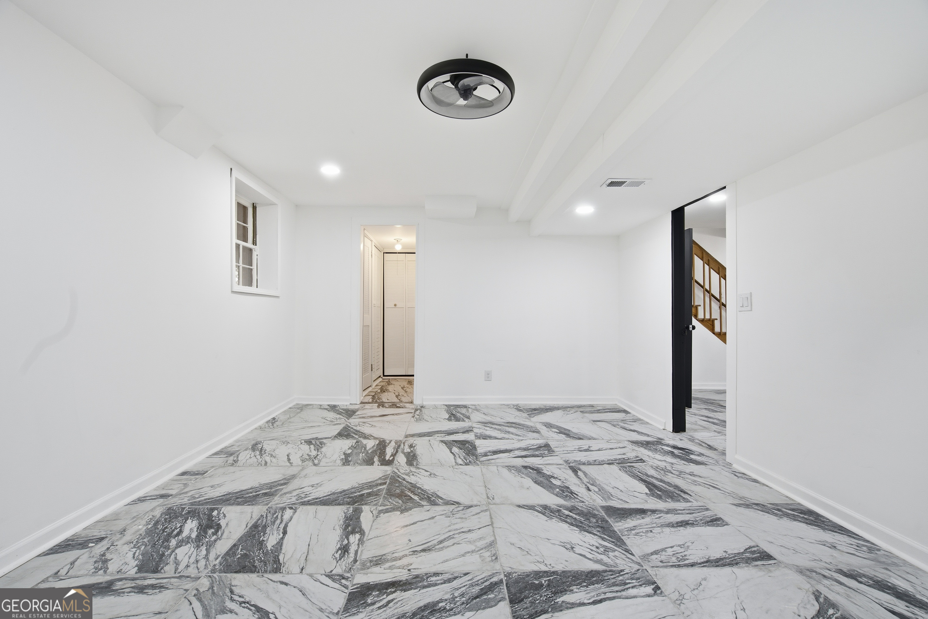 560 Clubhouse Drive SE