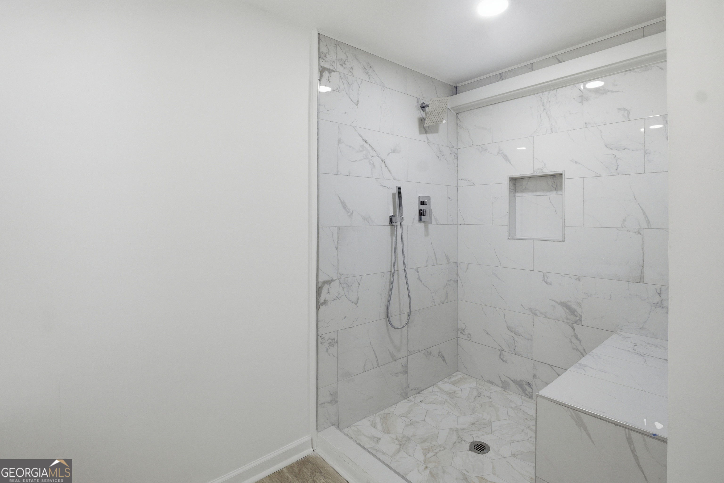 560 Clubhouse Drive SE