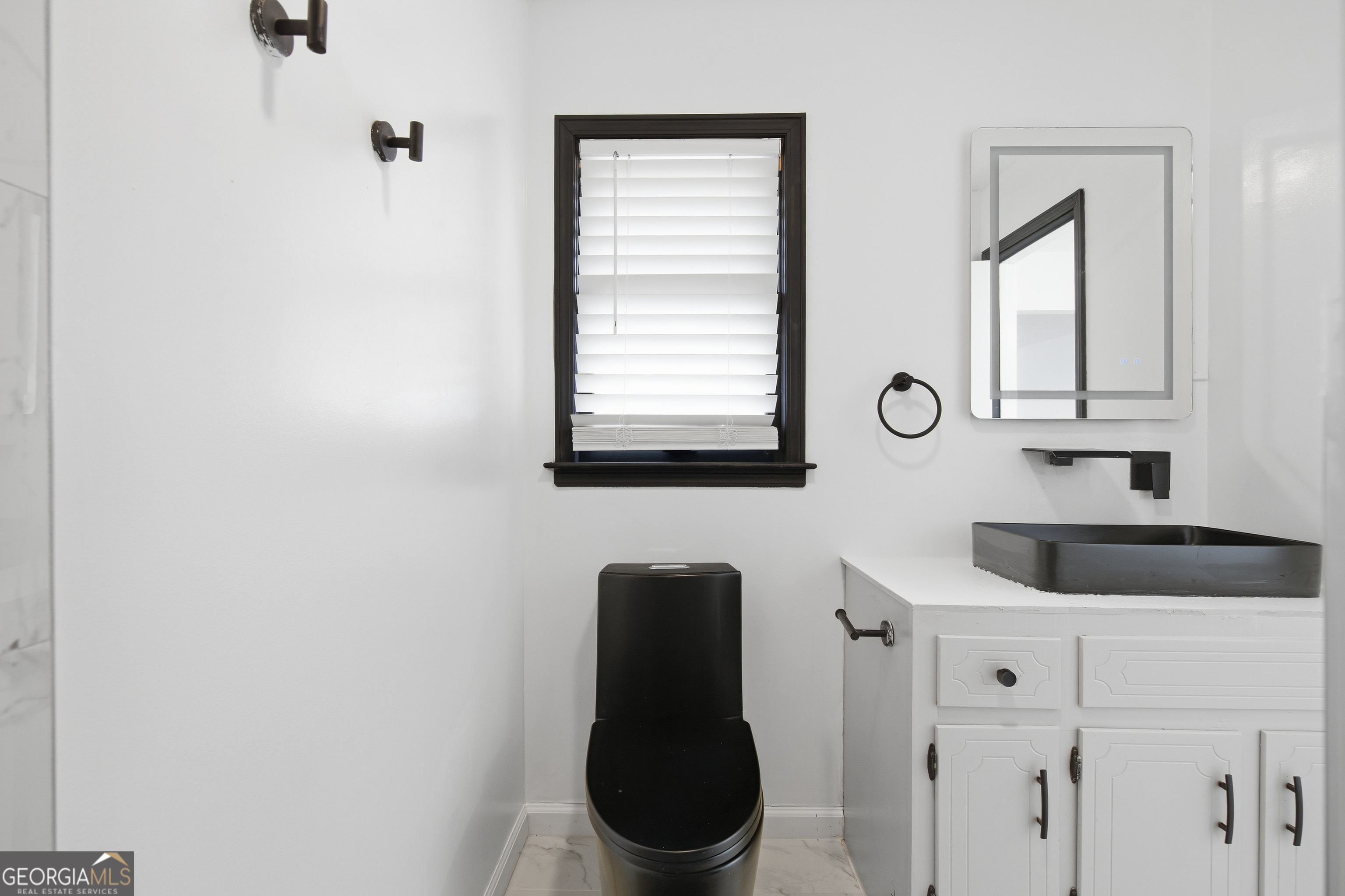 560 Clubhouse Drive SE