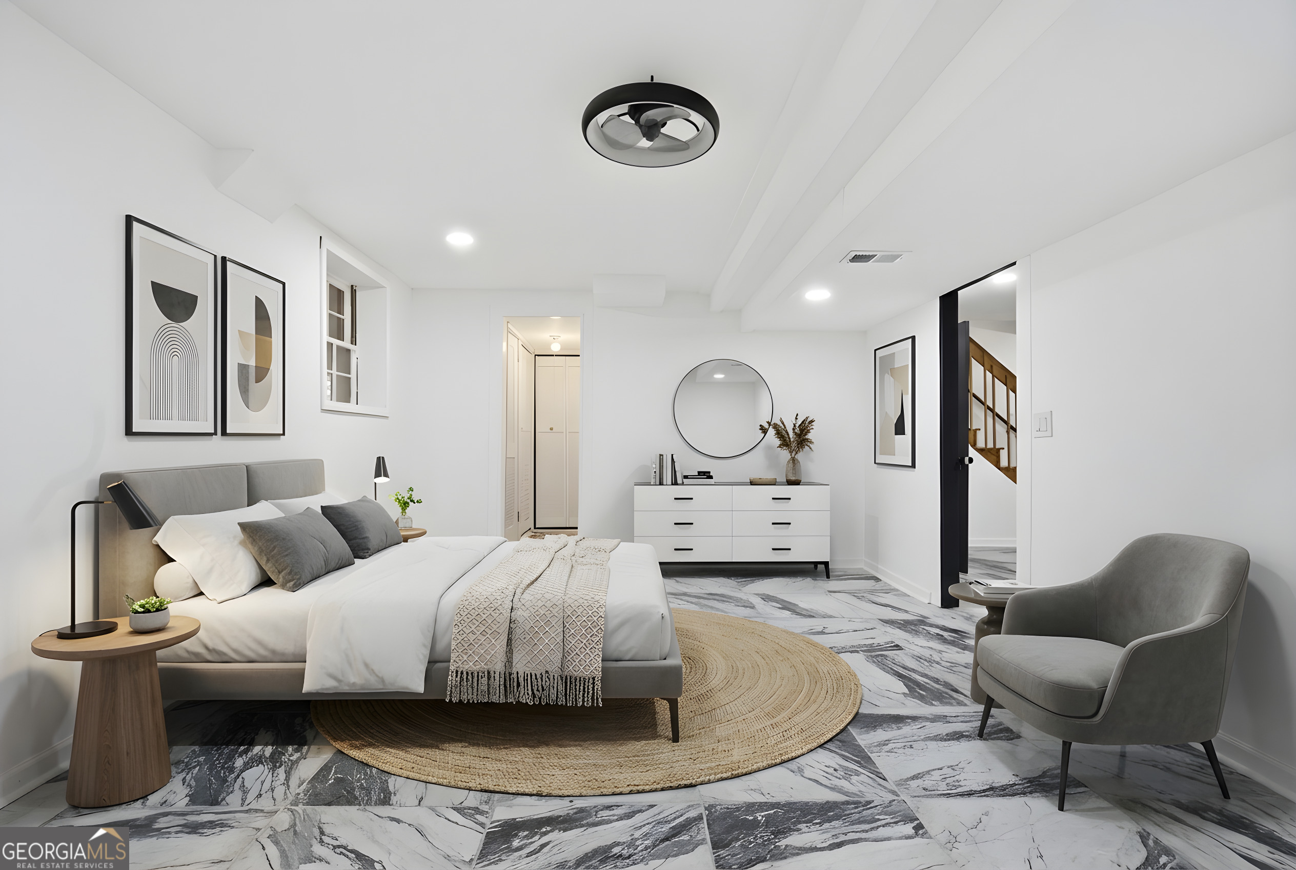 560 Clubhouse Drive SE