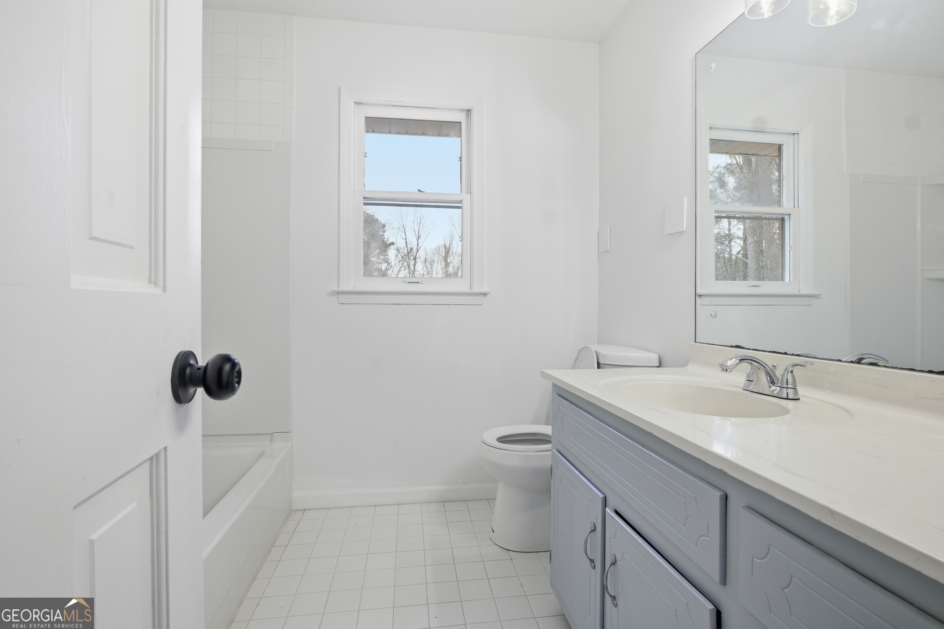 560 Clubhouse Drive SE