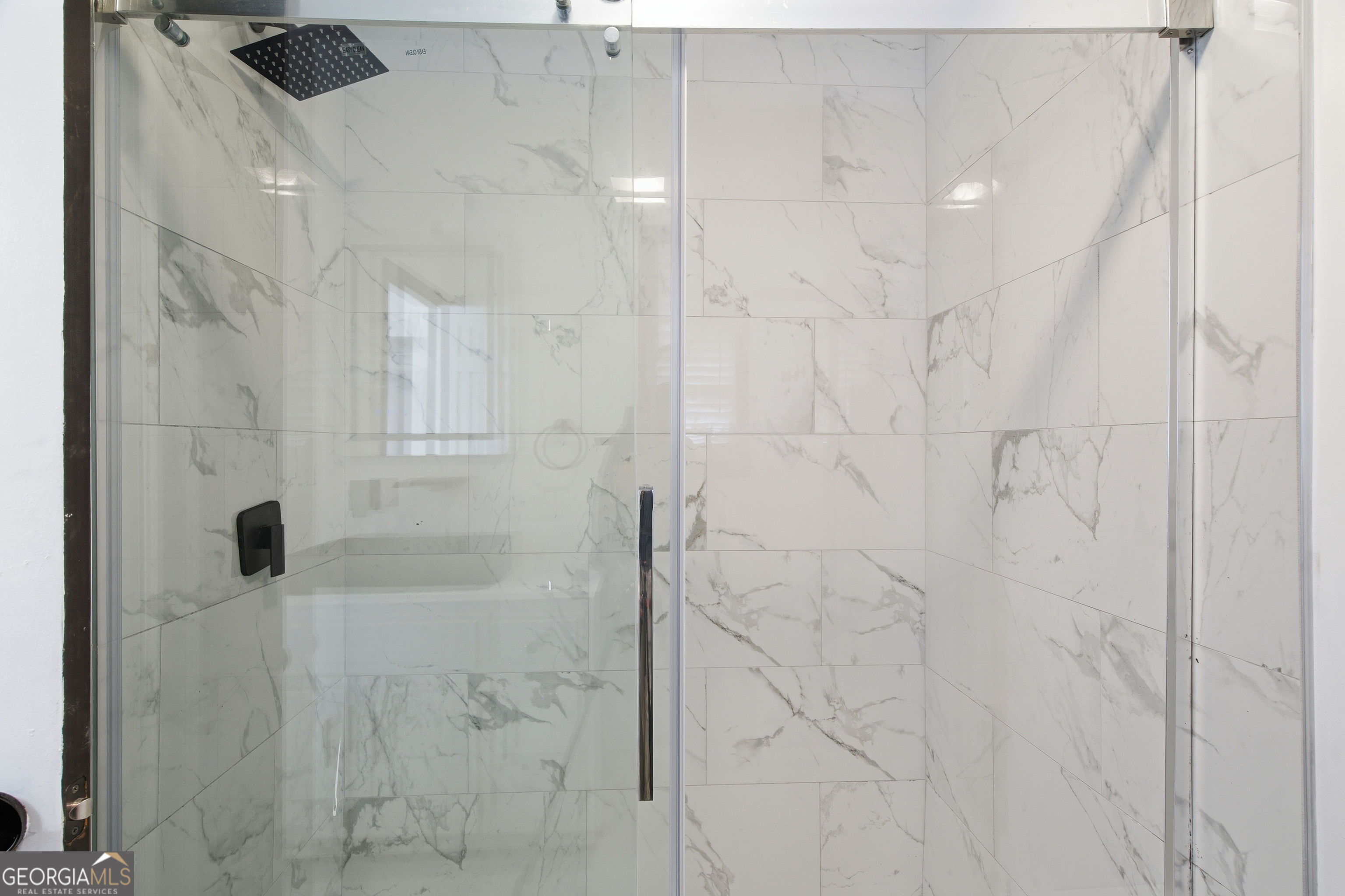 560 Clubhouse Drive SE