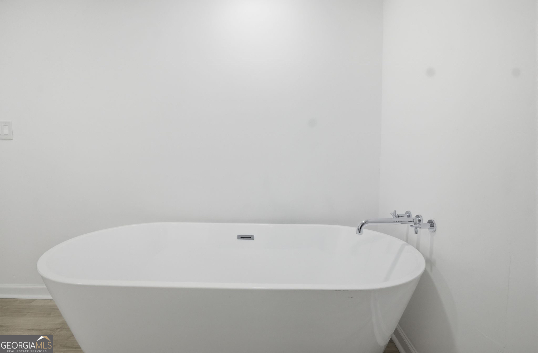 560 Clubhouse Drive SE