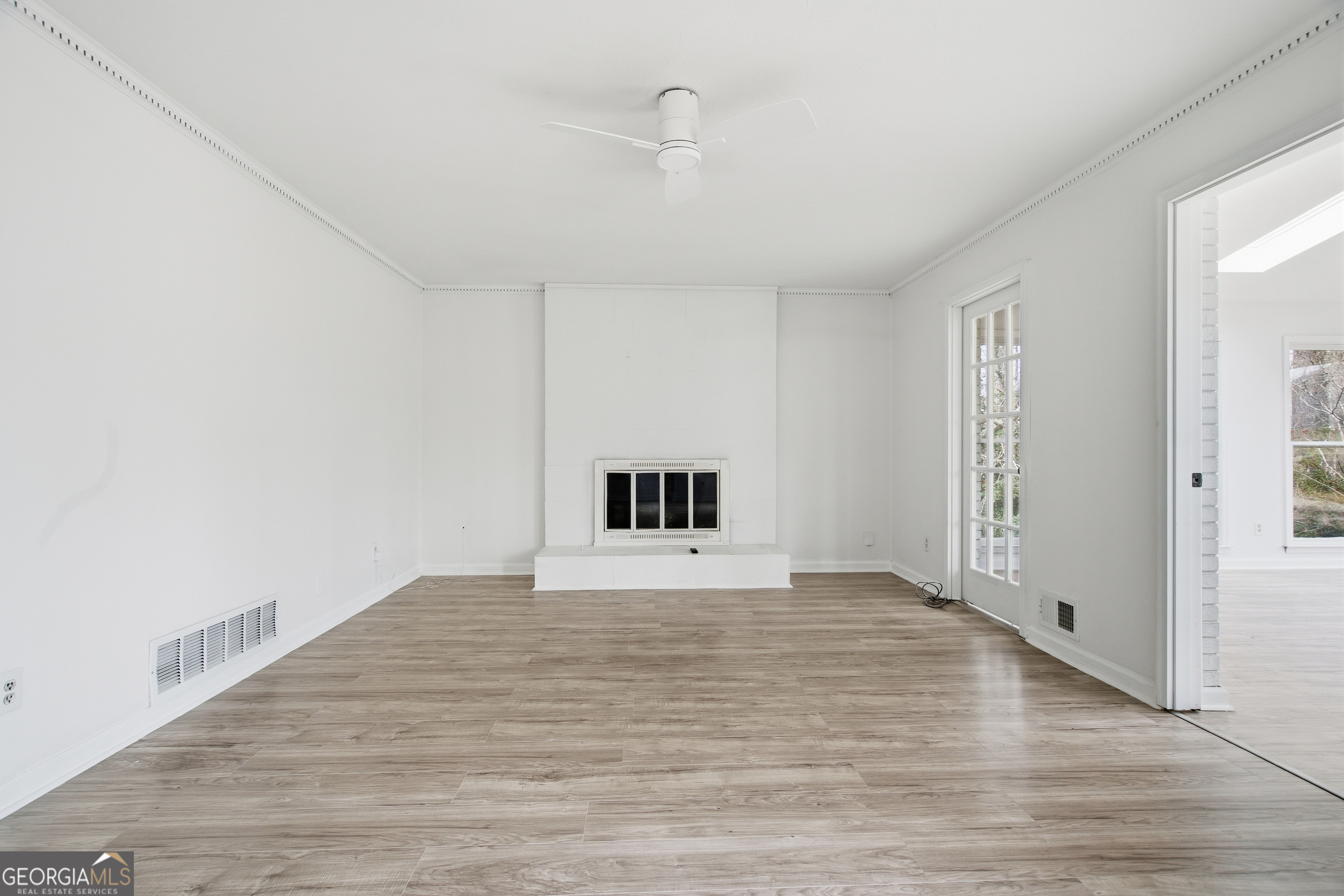 560 Clubhouse Drive SE