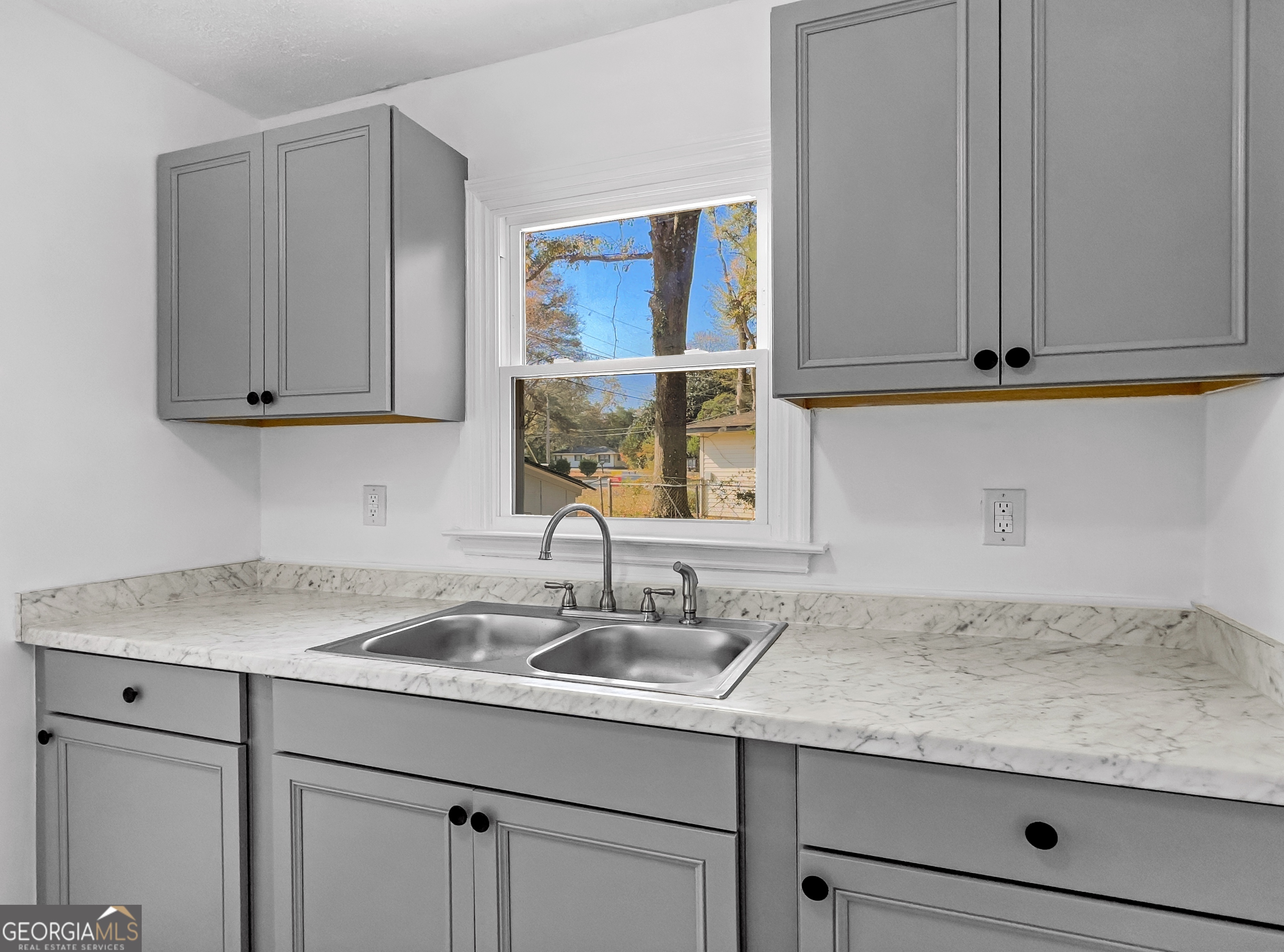 803 Crestwood Terrace