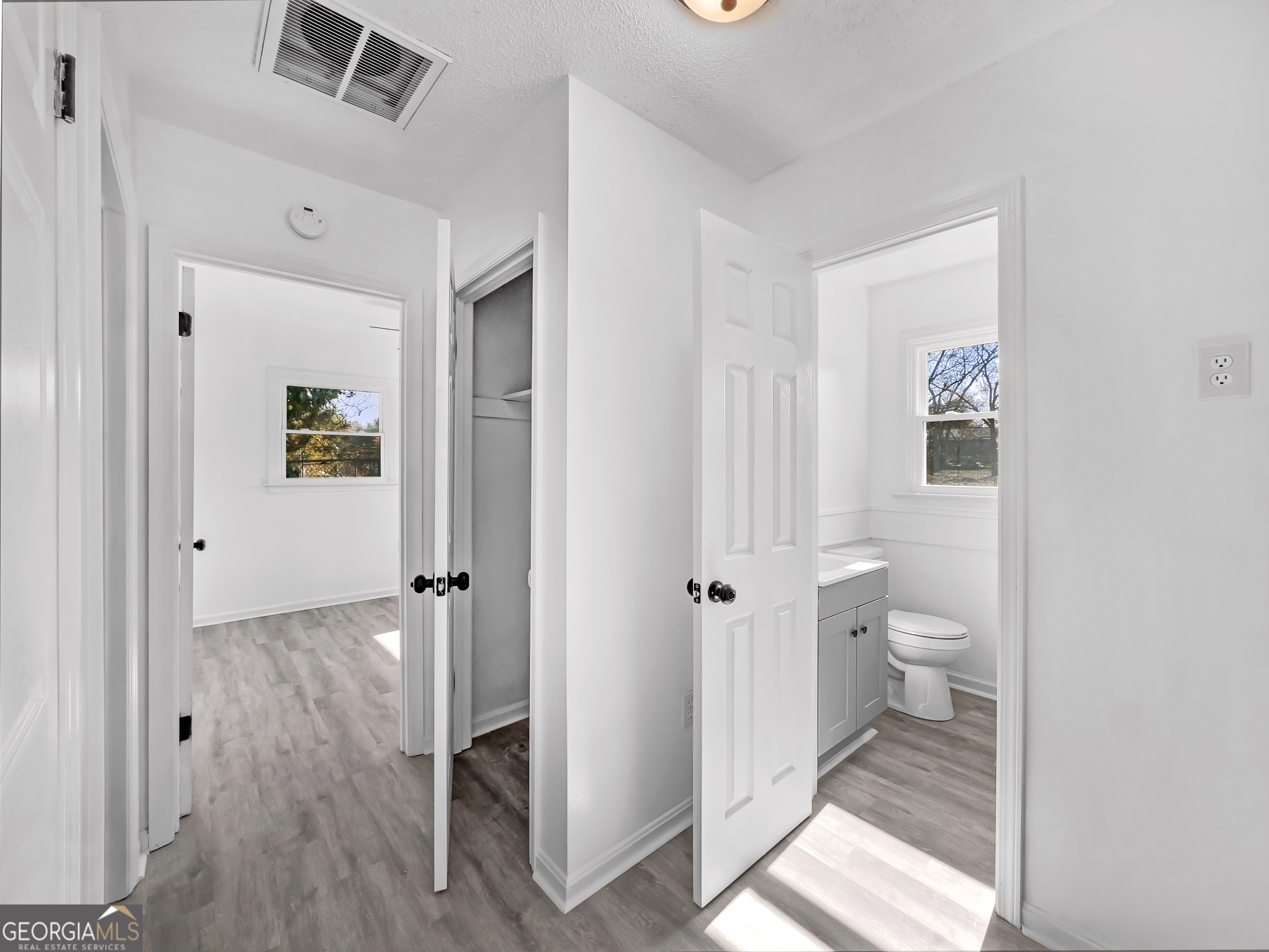 803 Crestwood Terrace