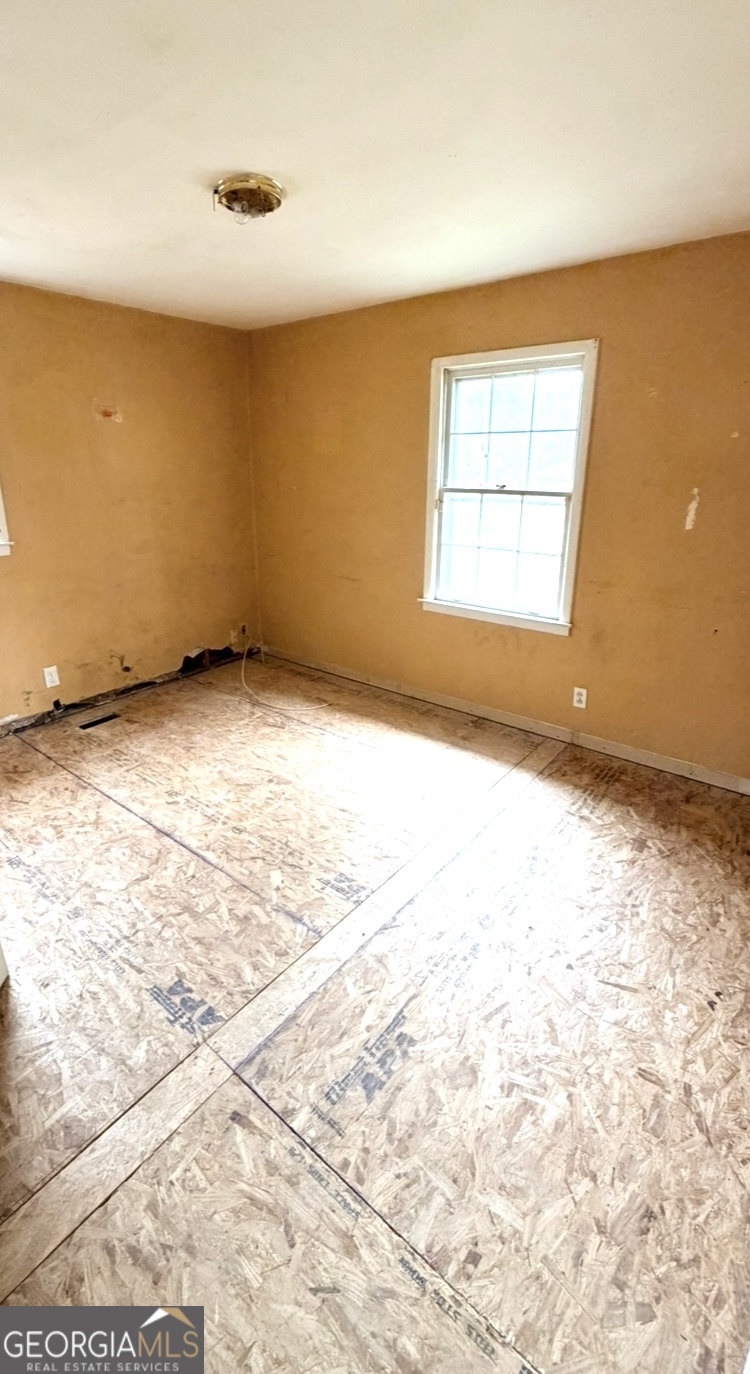 4618 Lakewood Avenue