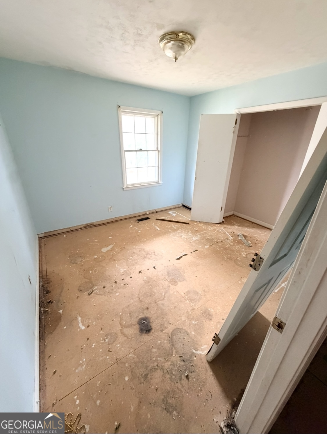 4618 Lakewood Avenue