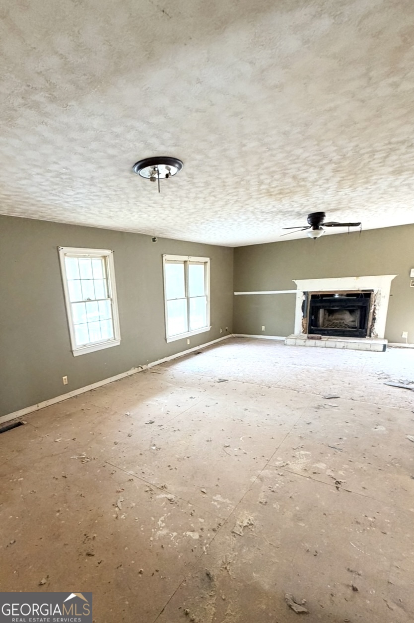 4618 Lakewood Avenue