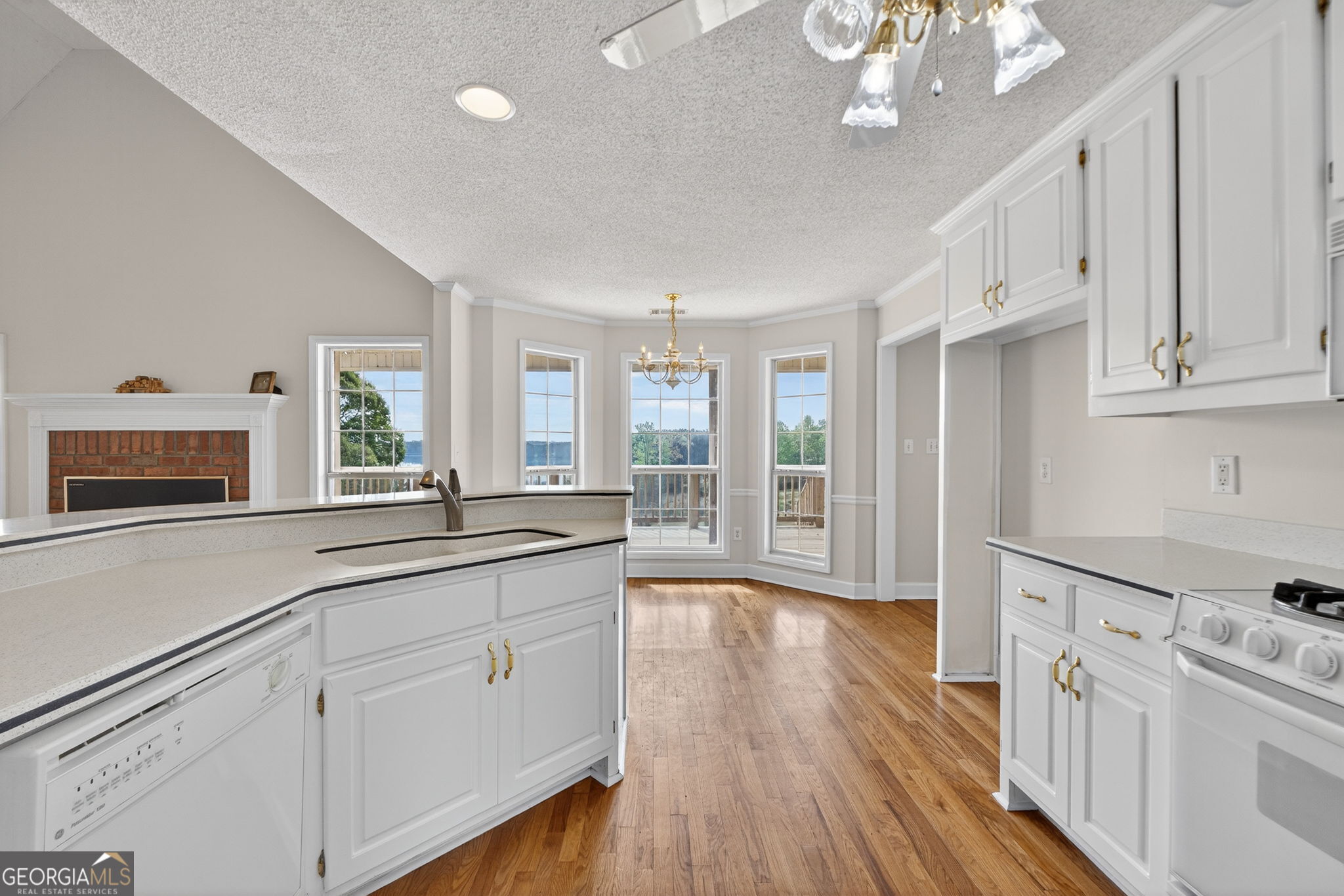 955 Mocassin Gap Road