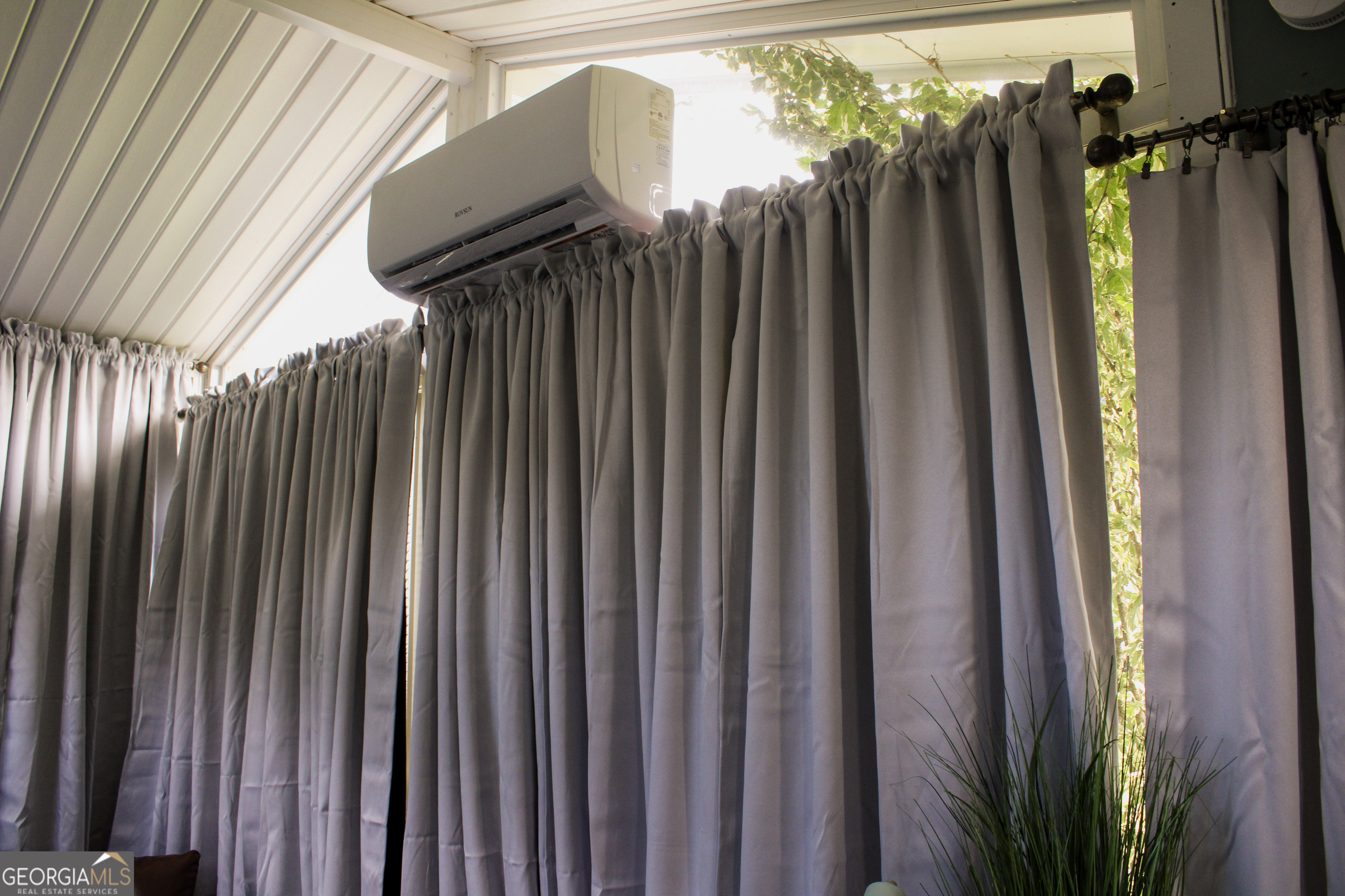 2732 River Tree Drive