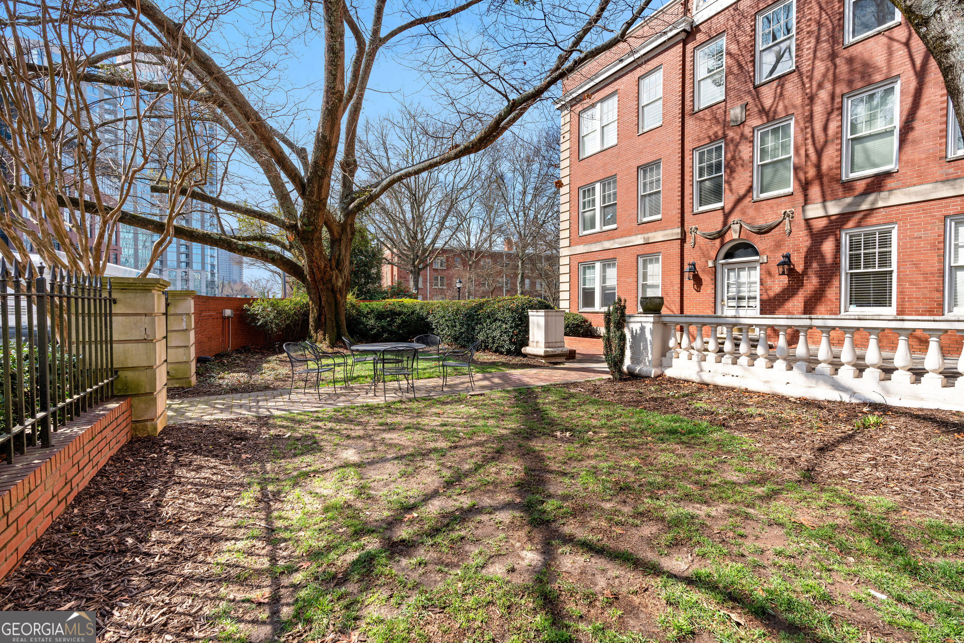 2840 Peachtree Road NE # 311
