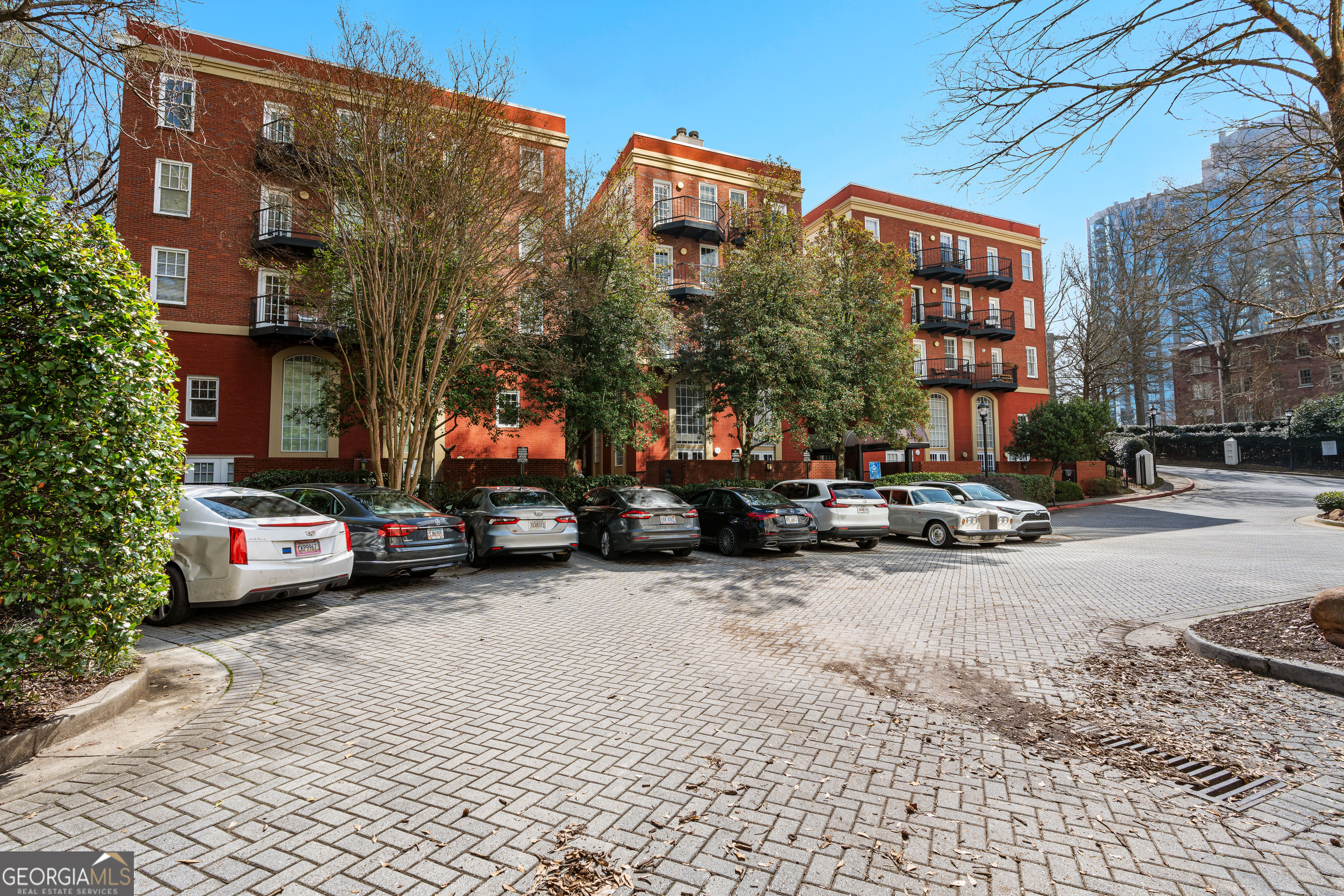 2840 Peachtree Road NE # 311