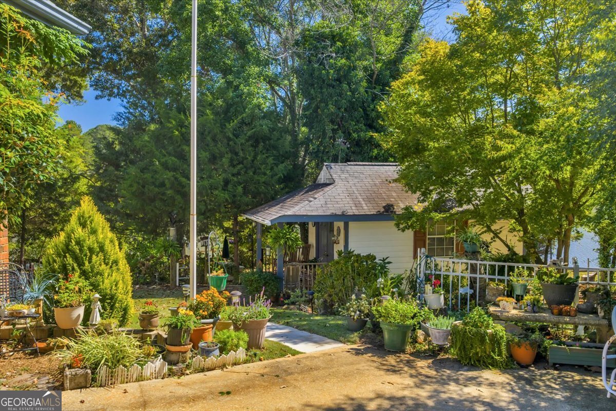 5011 SE West Lake Drive