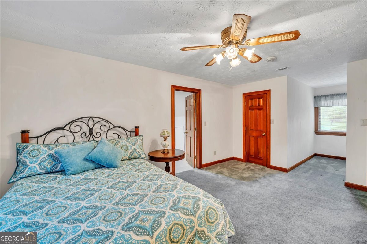 5011 SE West Lake Drive