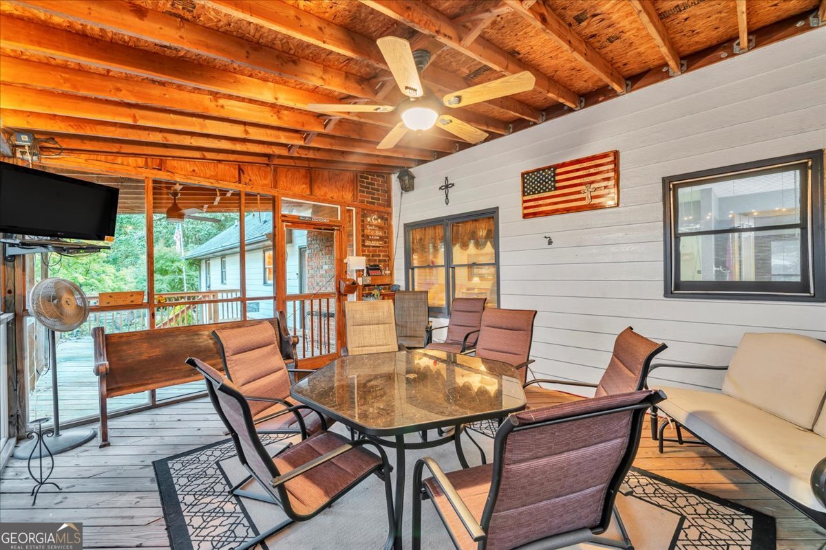 5011 SE West Lake Drive