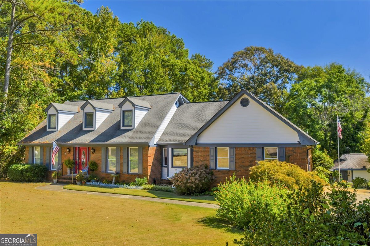 5011 SE West Lake Drive