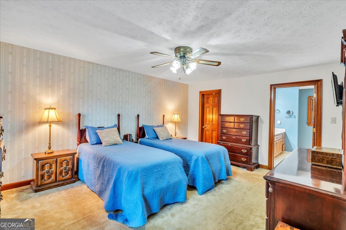 5011 SE West Lake Drive