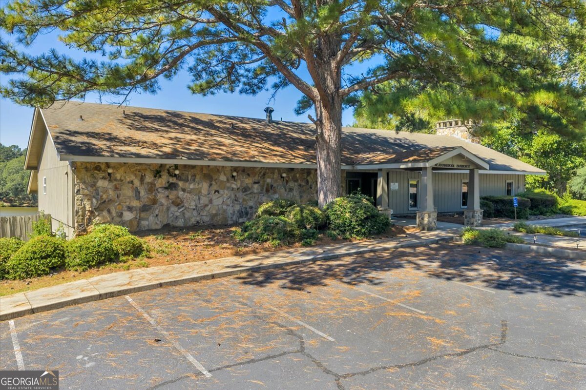 5011 SE West Lake Drive