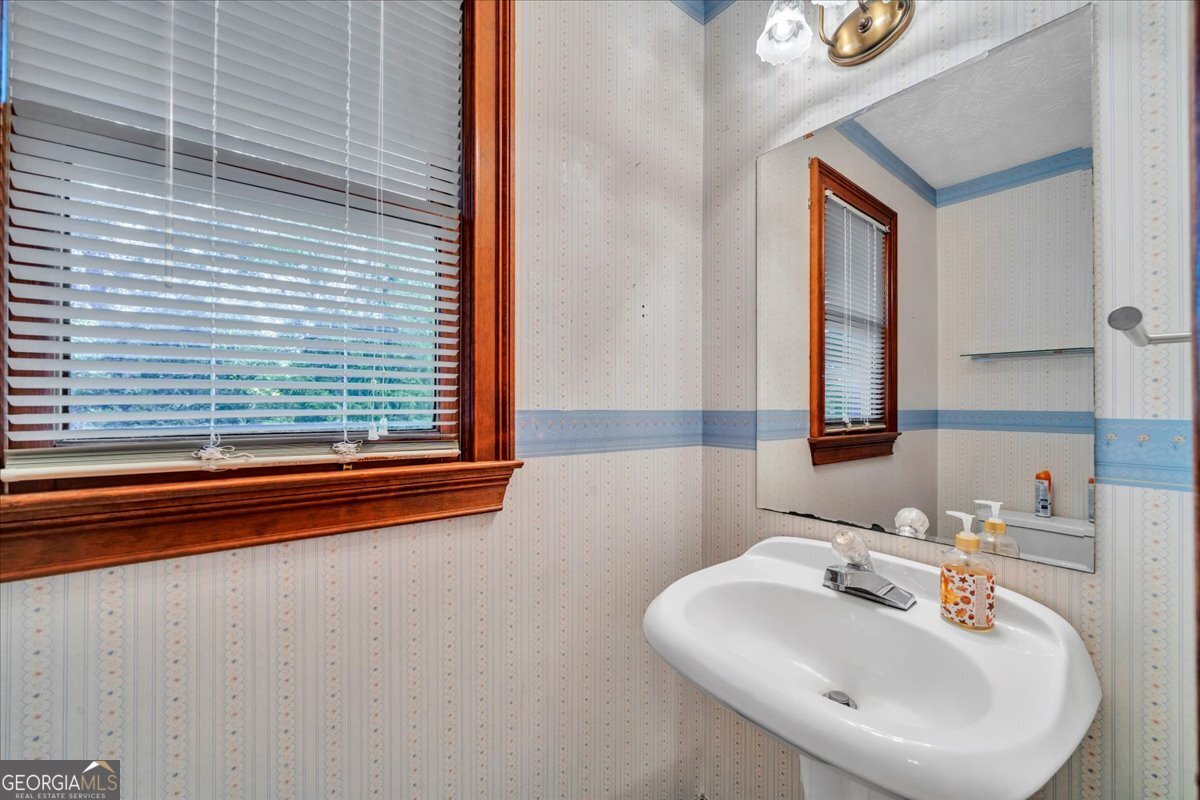 5011 SE West Lake Drive