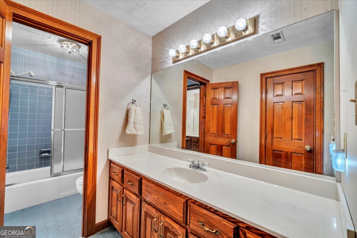 5011 SE West Lake Drive