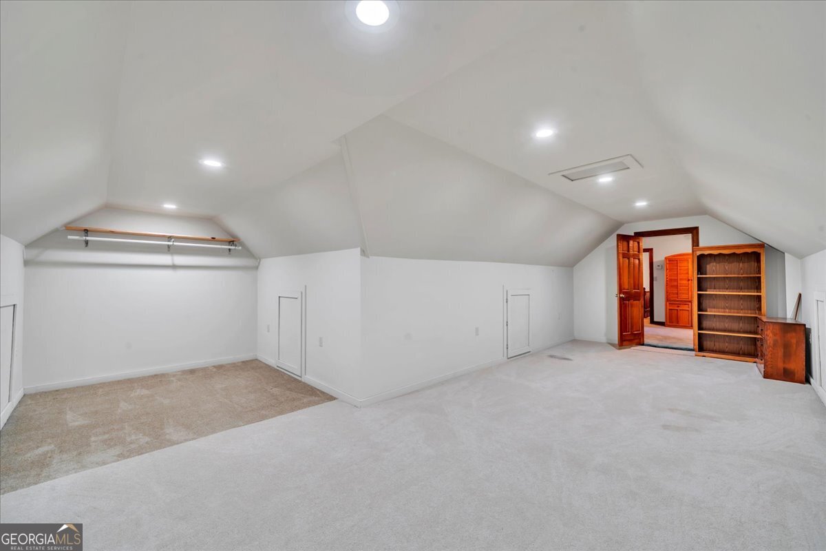 5011 SE West Lake Drive