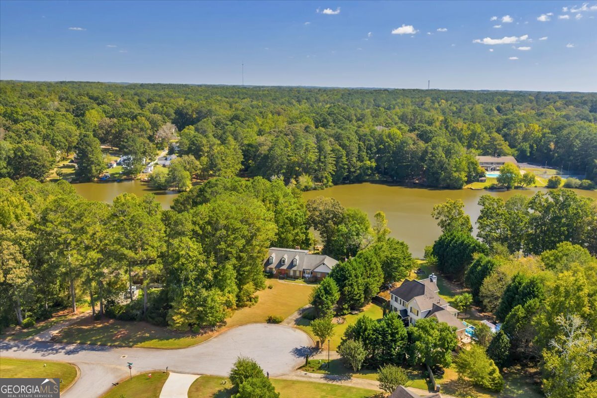 5011 SE West Lake Drive