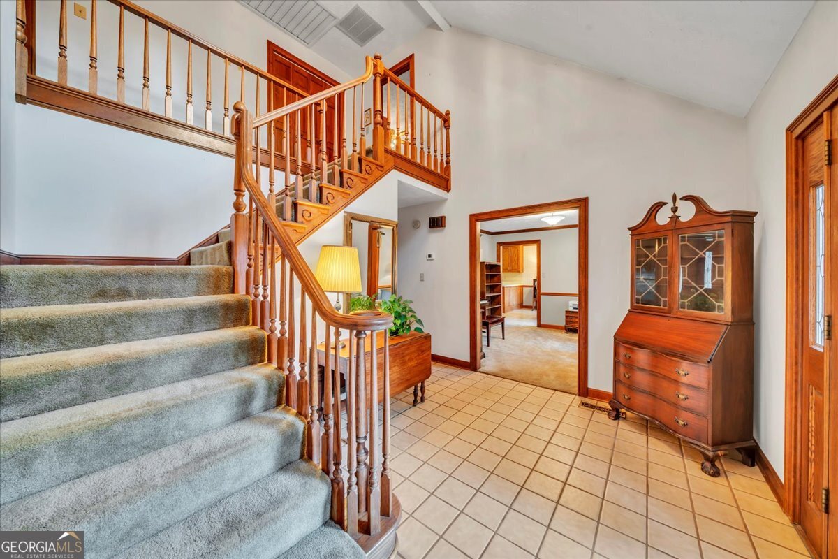 5011 SE West Lake Drive