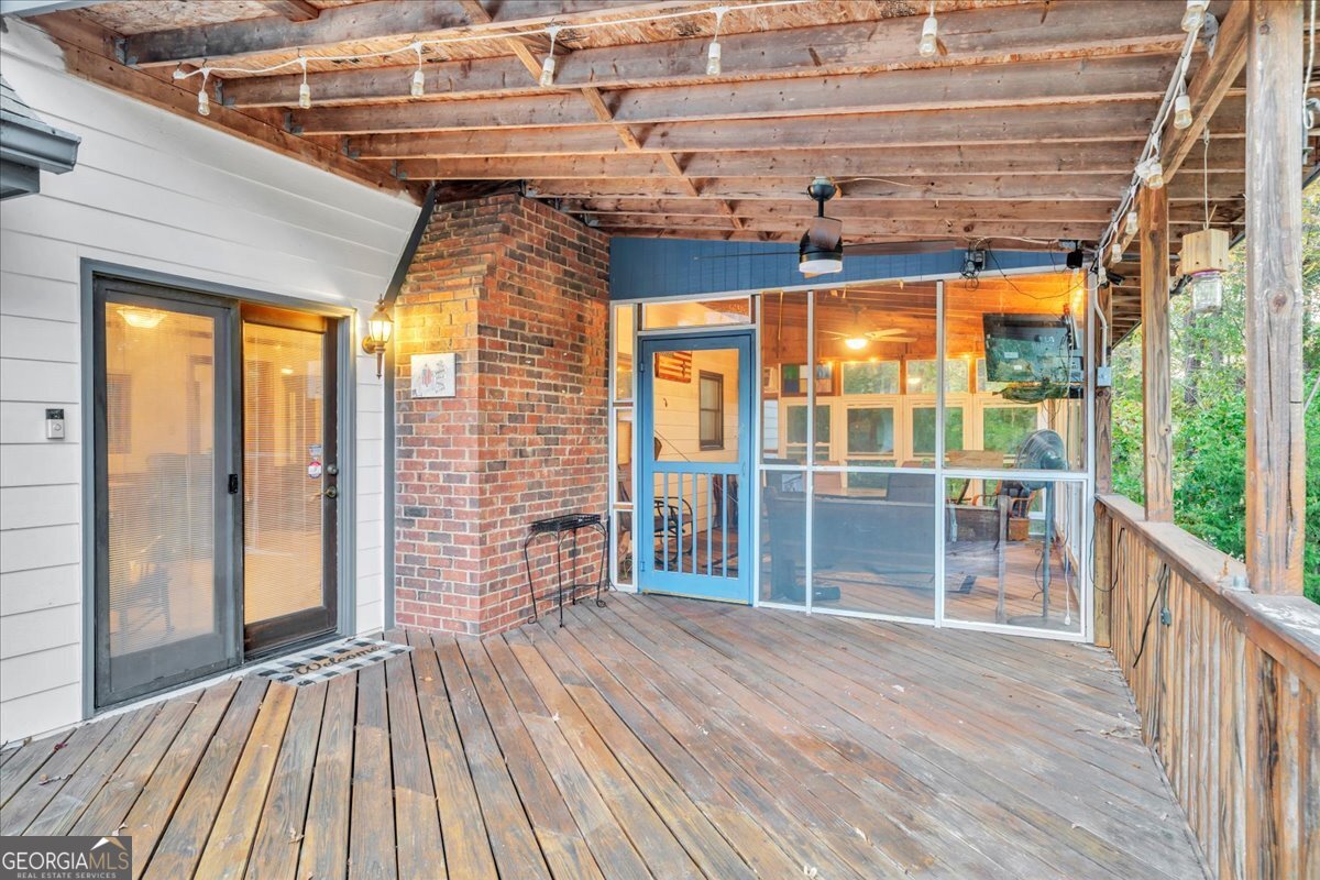 5011 SE West Lake Drive