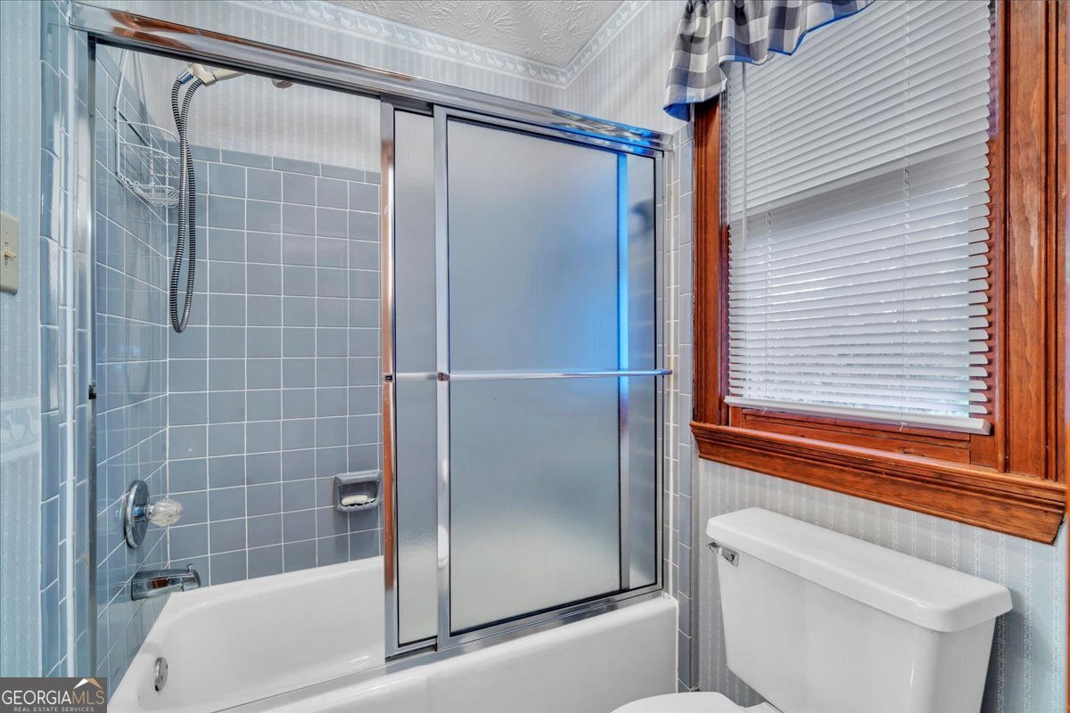 5011 SE West Lake Drive