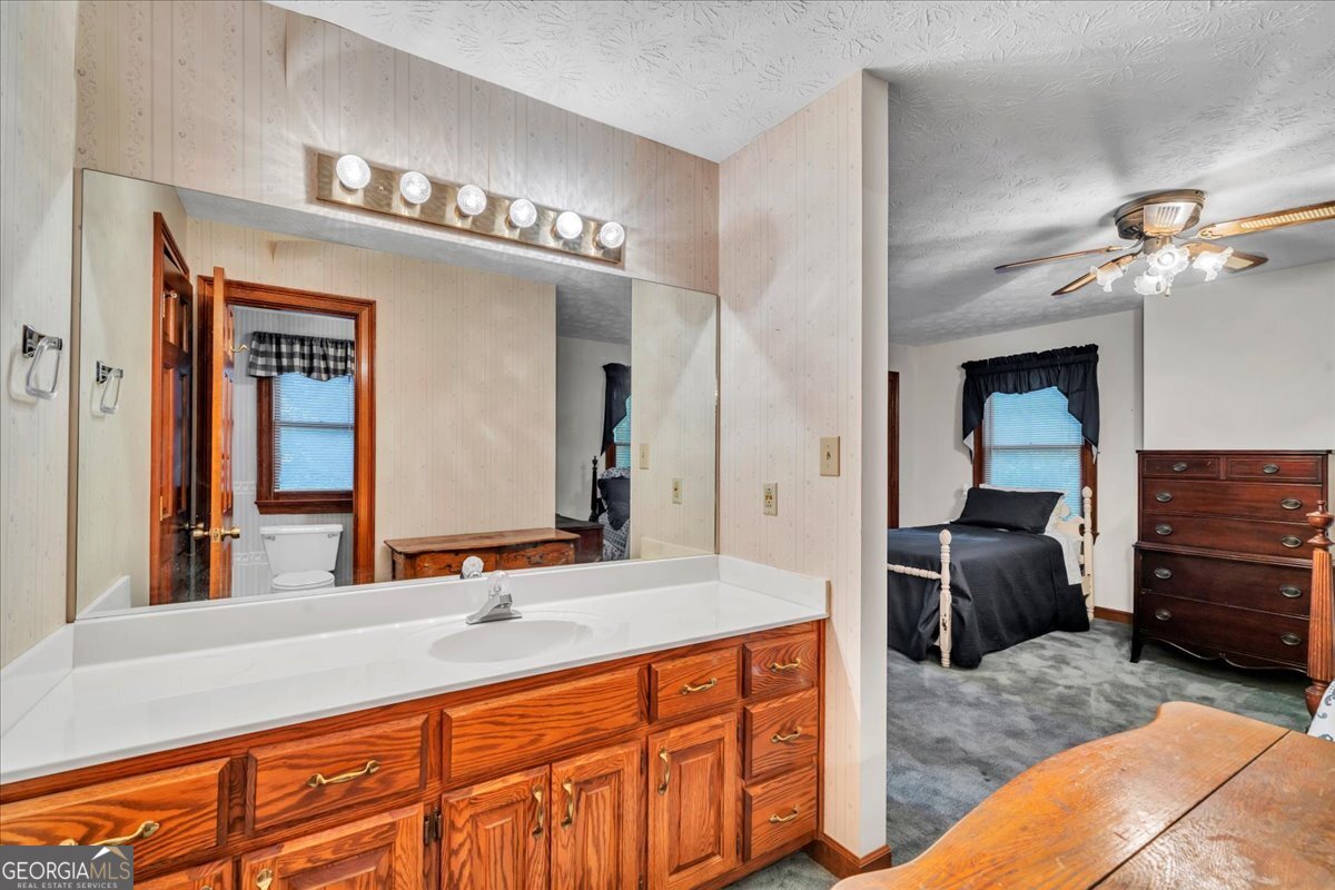 5011 SE West Lake Drive