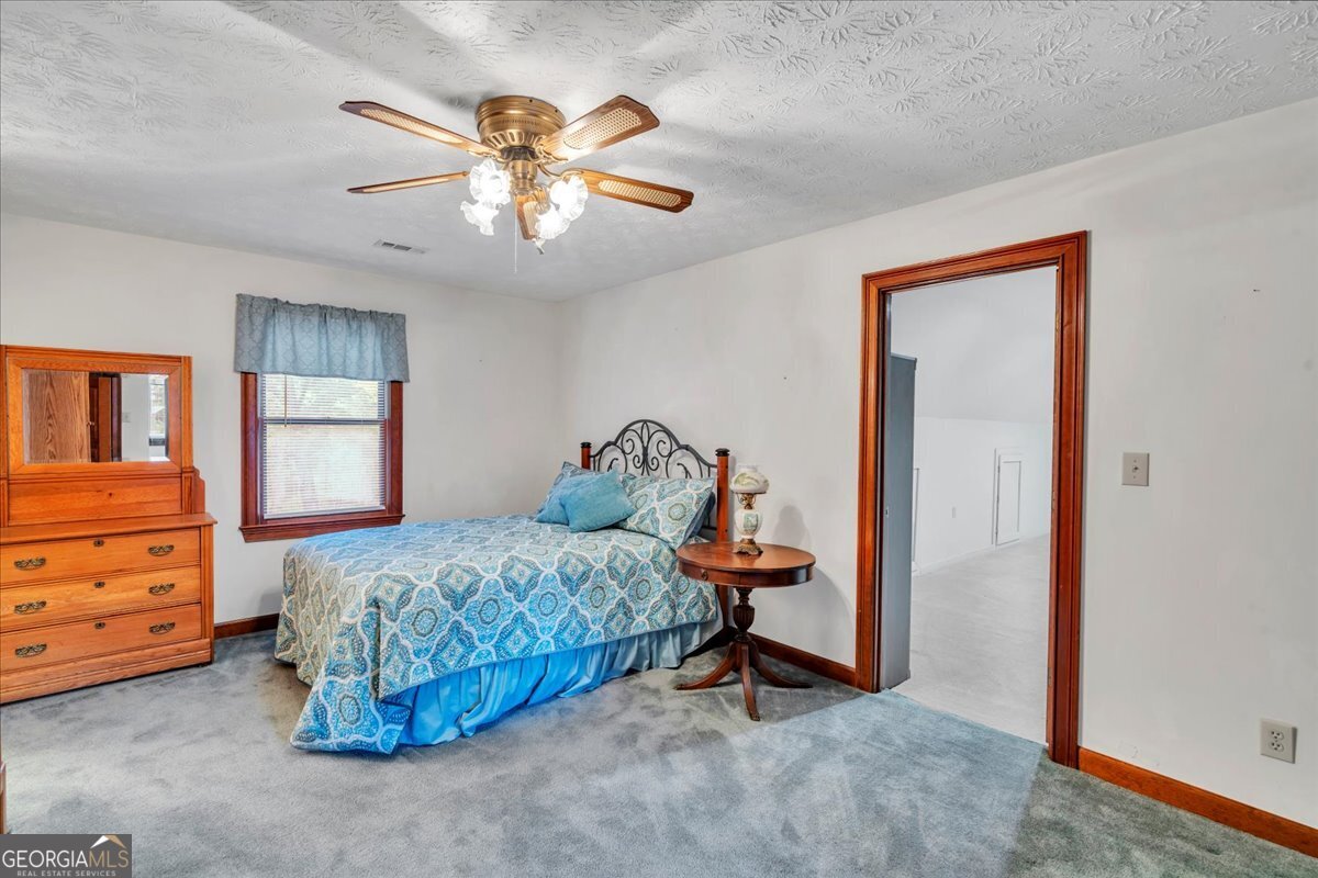 5011 SE West Lake Drive