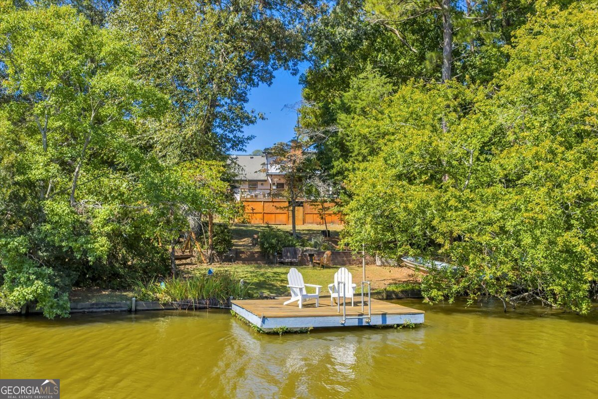 5011 SE West Lake Drive