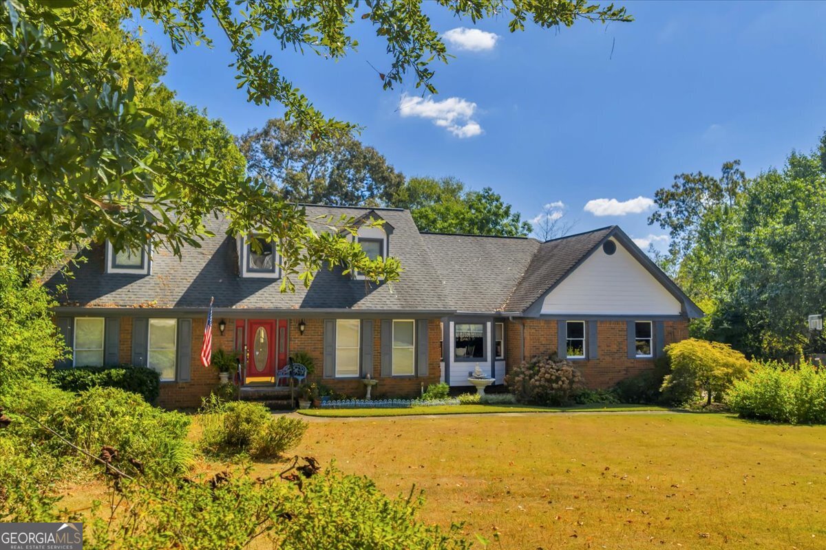 5011 SE West Lake Drive