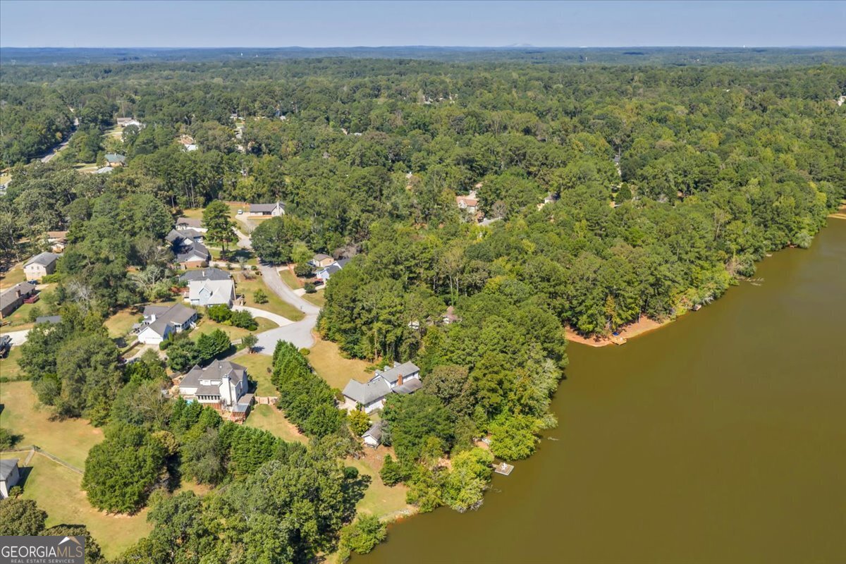 5011 SE West Lake Drive