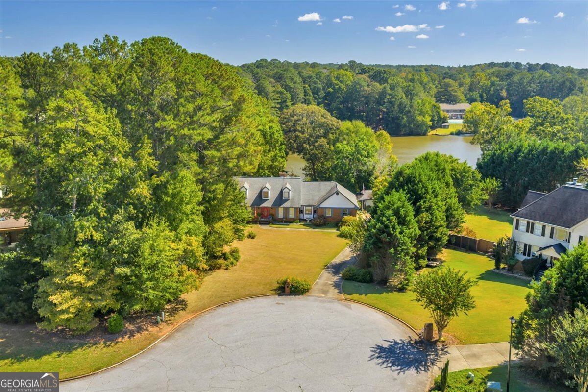 5011 SE West Lake Drive