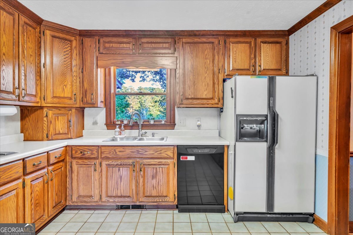 5011 SE West Lake Drive