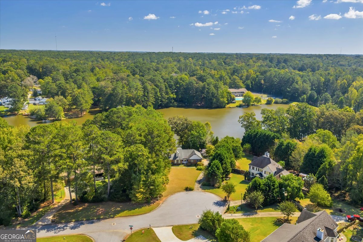 5011 SE West Lake Drive