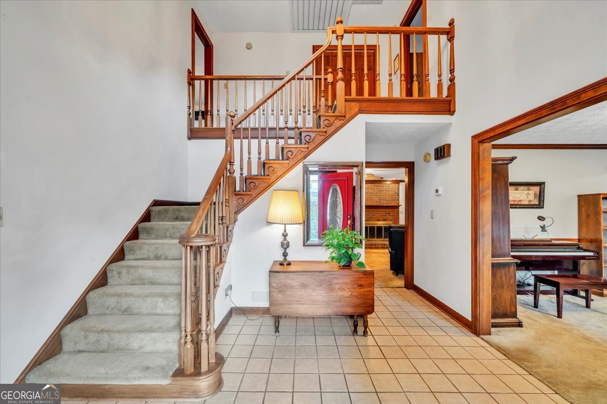 5011 SE West Lake Drive