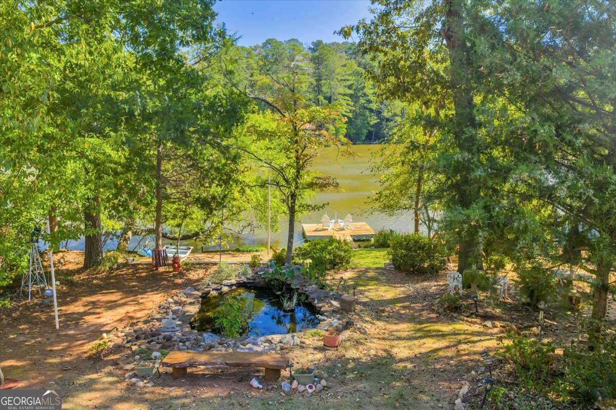 5011 SE West Lake Drive