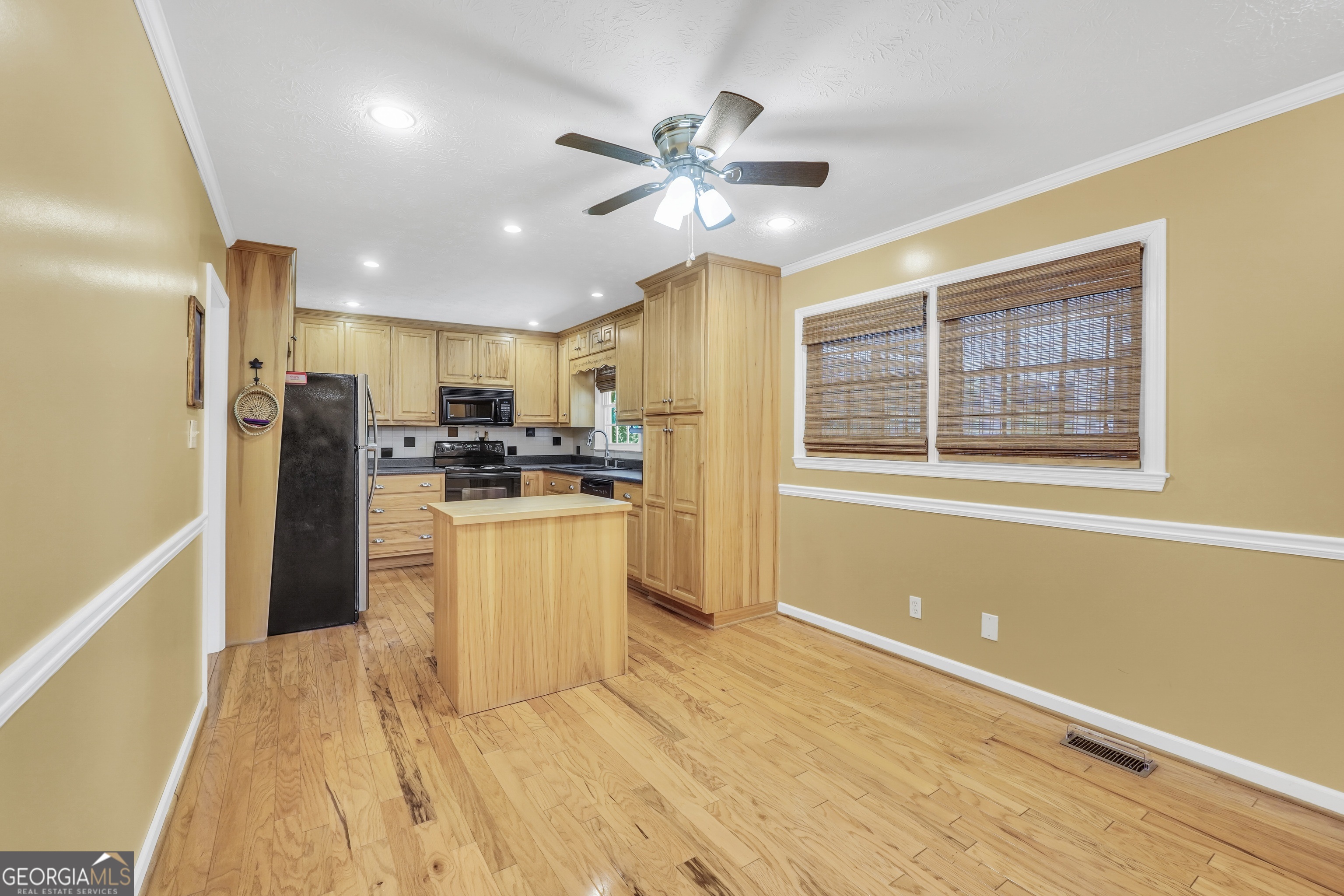 144 S 6th Street Extension