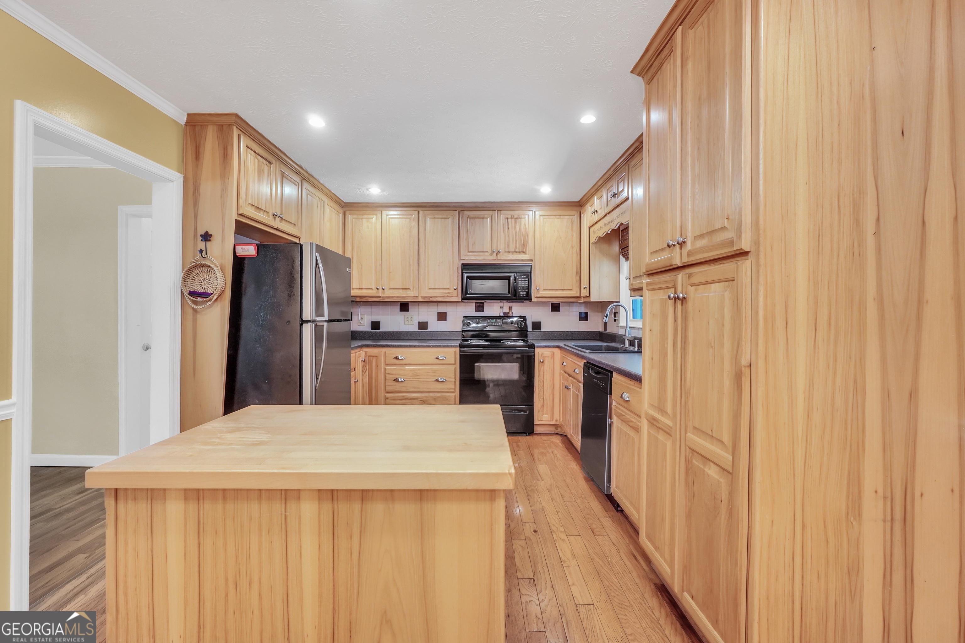 144 S 6th Street Extension