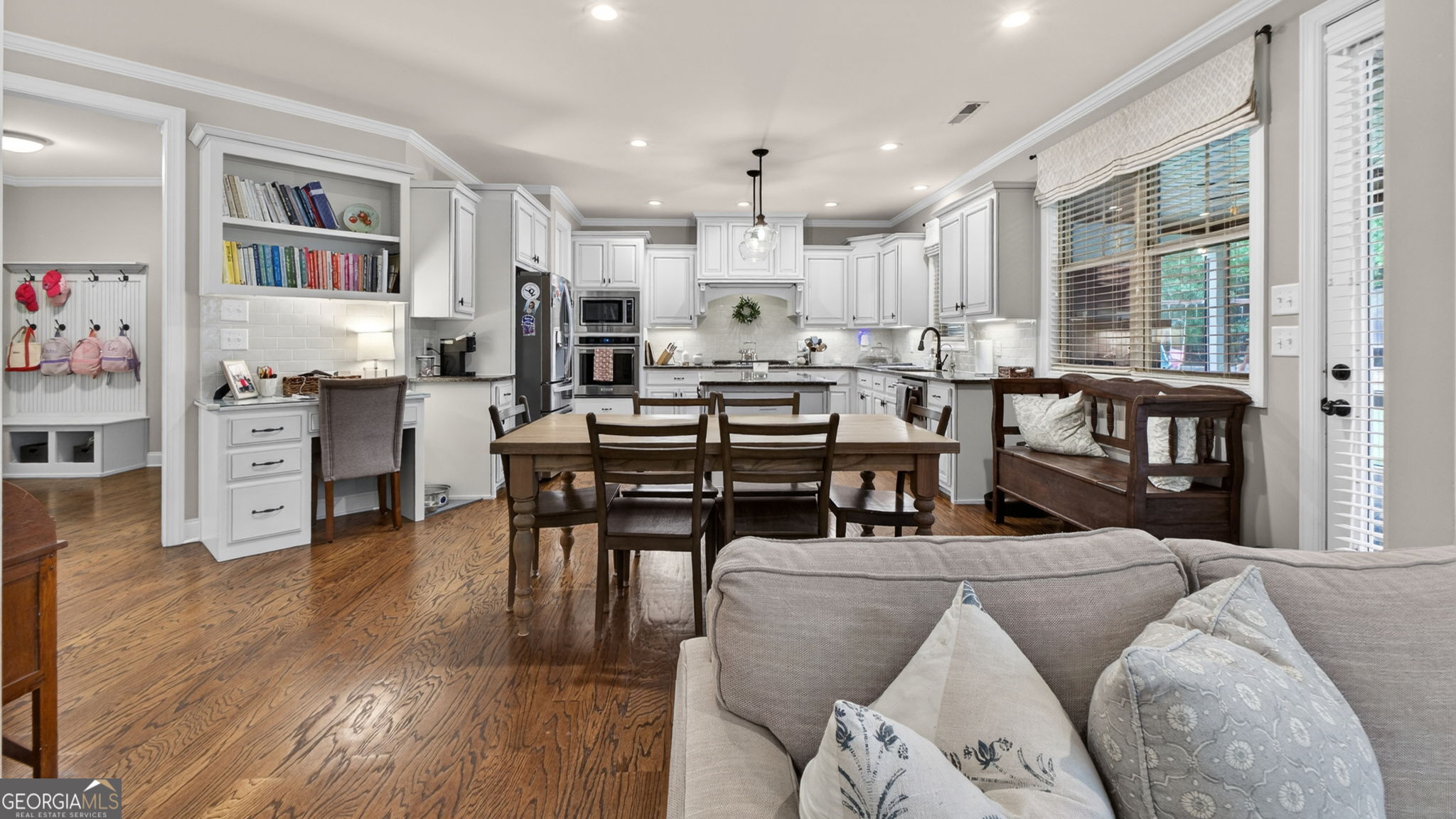 41 W Shore Trace