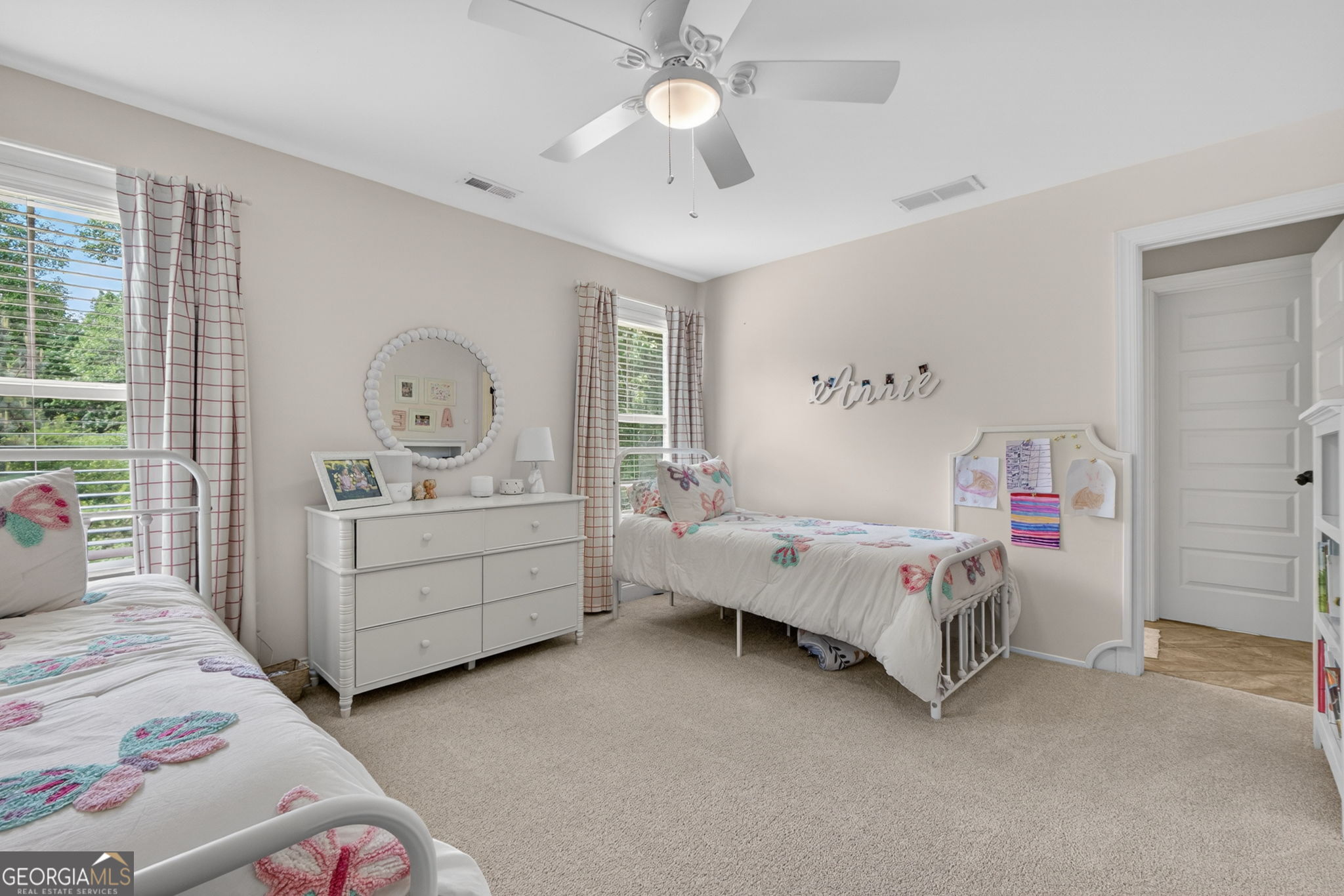 41 W Shore Trace