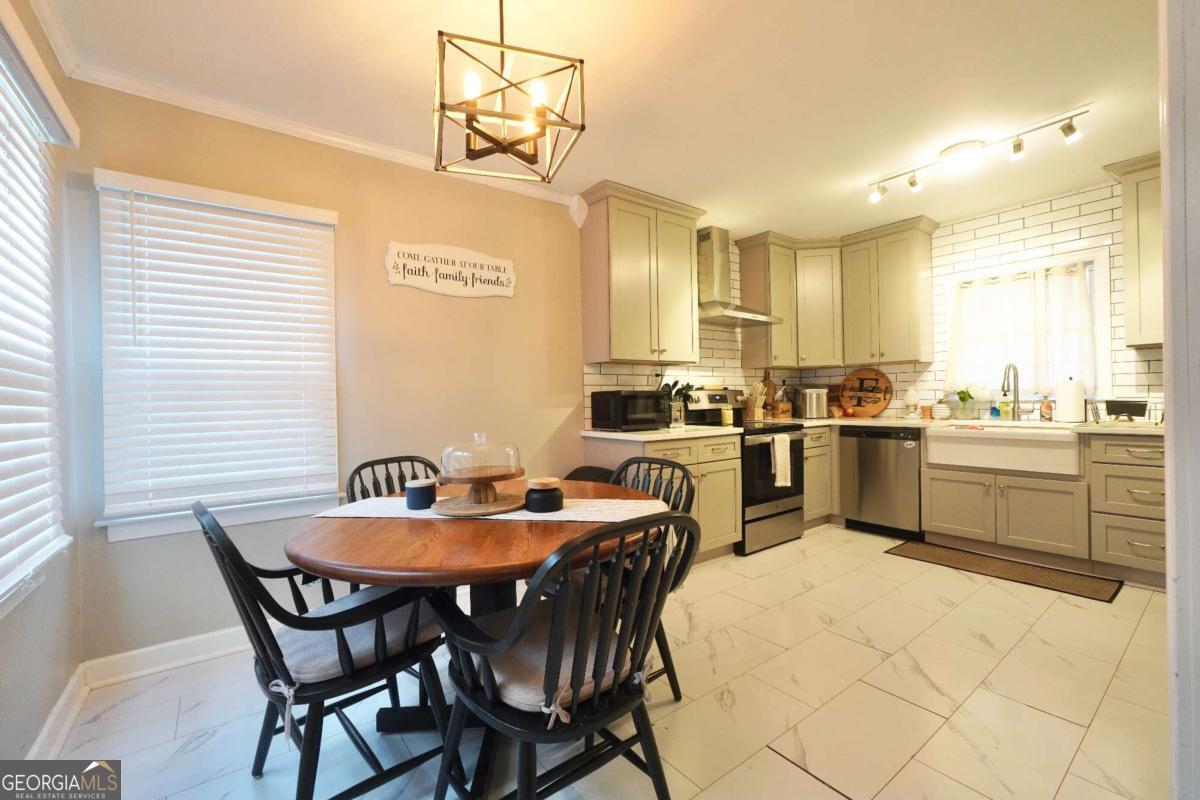 121 Mimosa Drive
