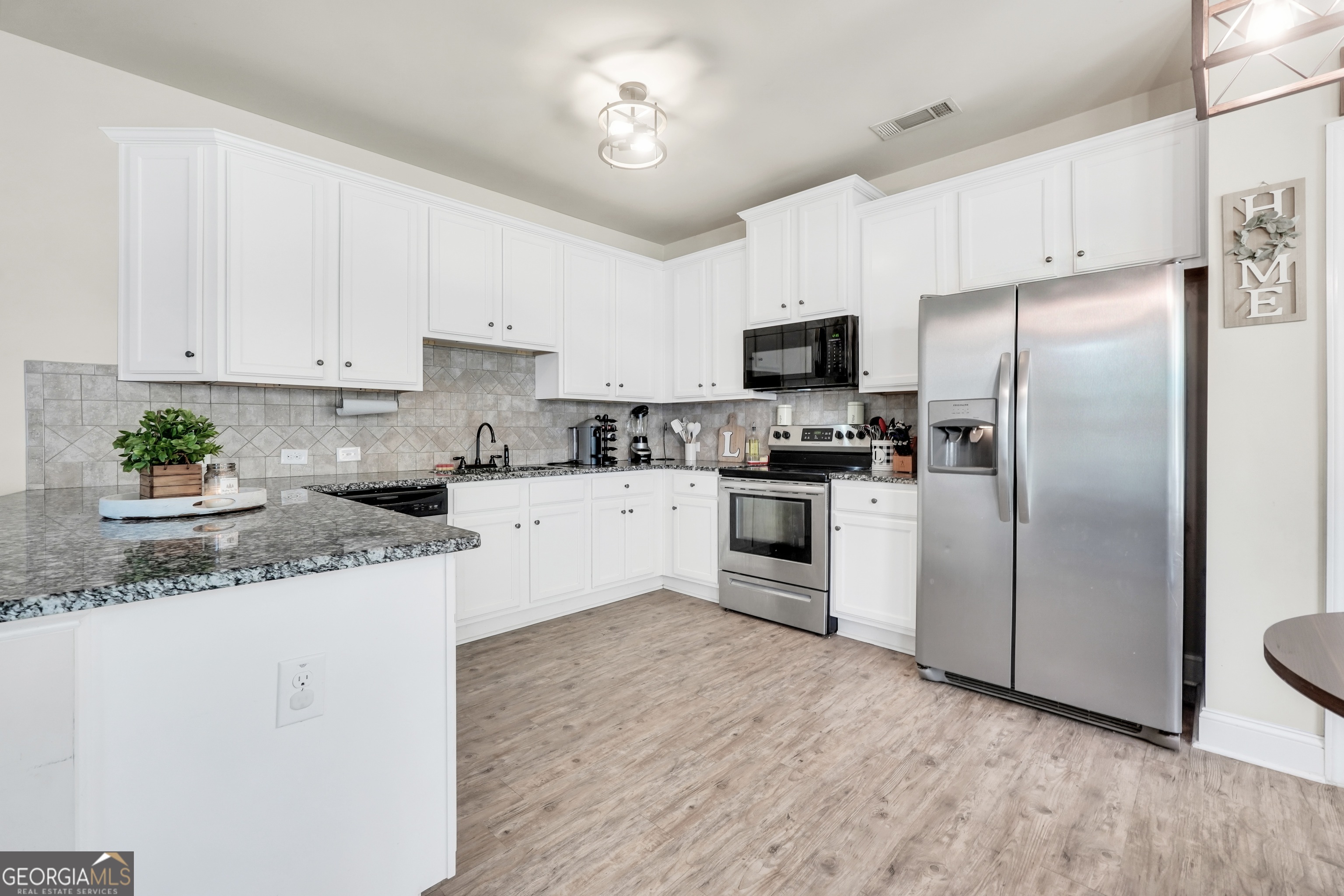 482 Louise Way