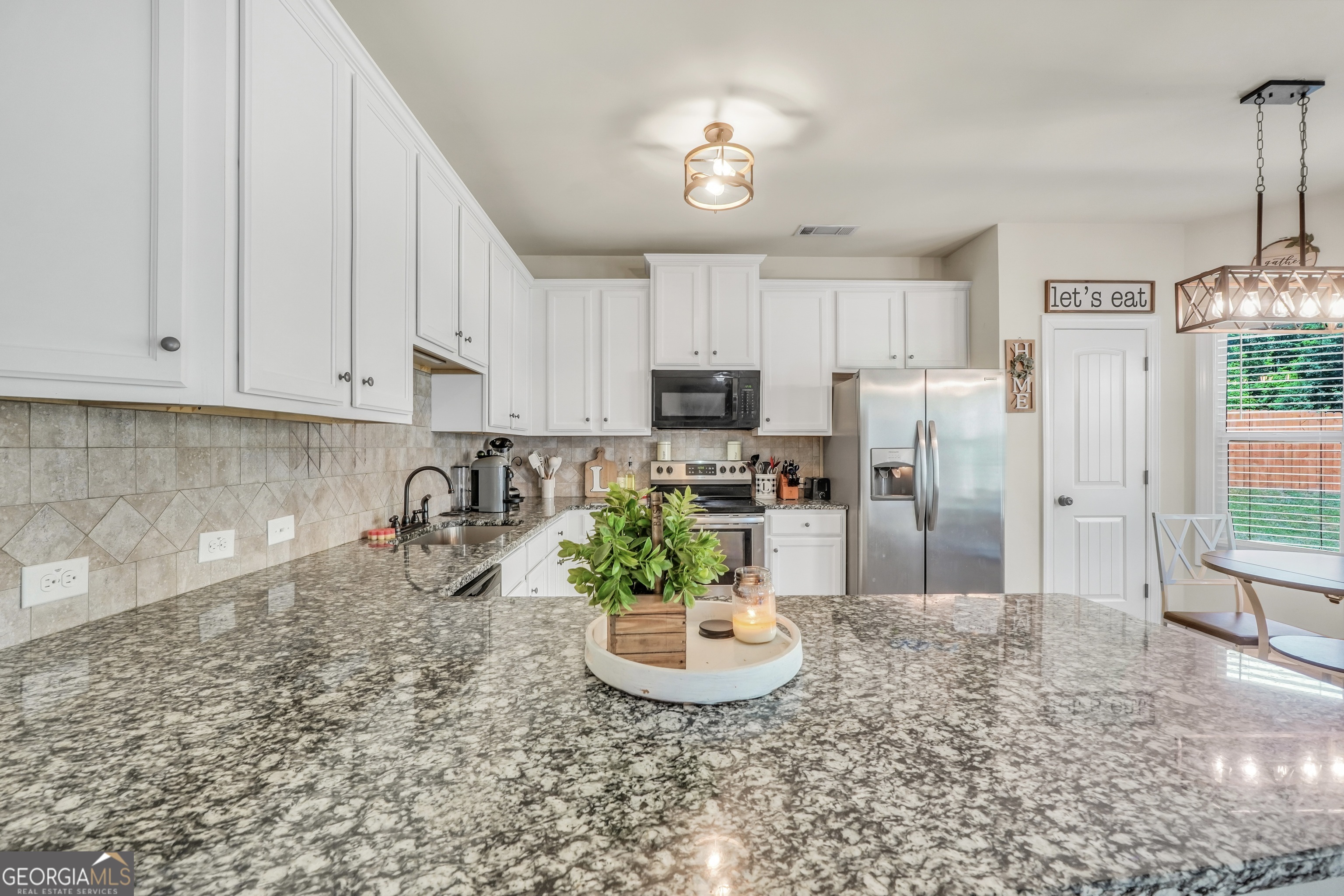 482 Louise Way