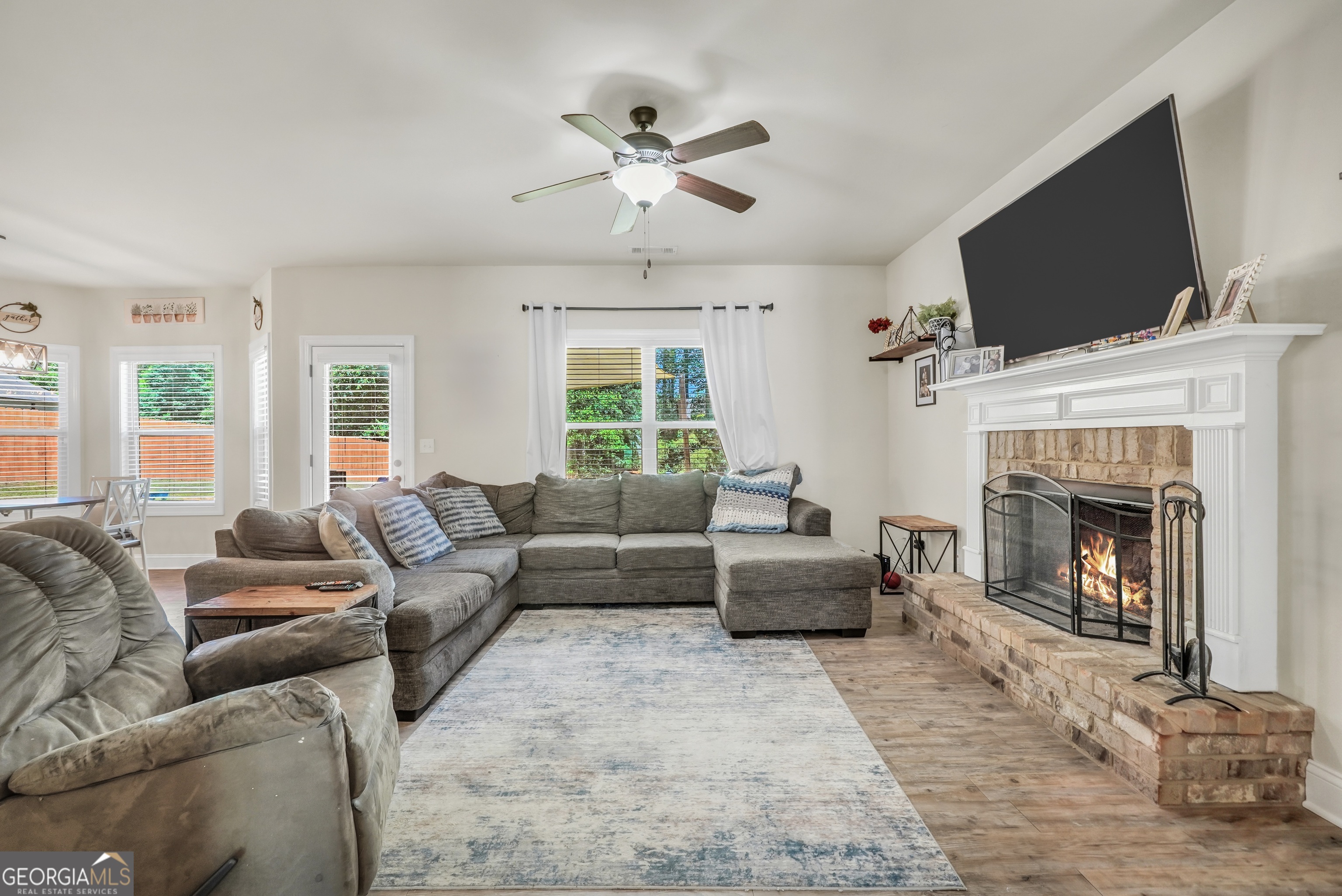 482 Louise Way