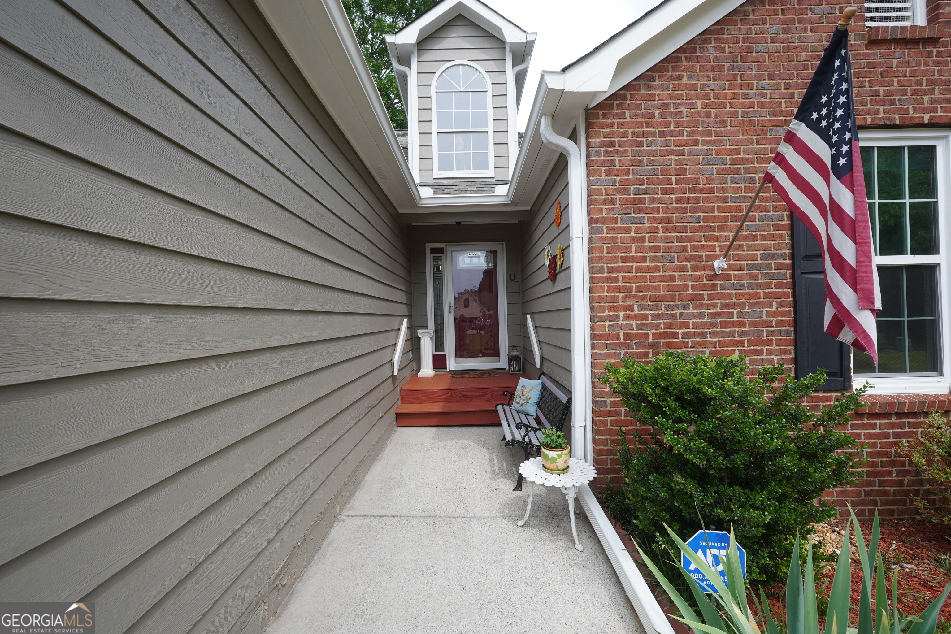 164 Lakepointe Court